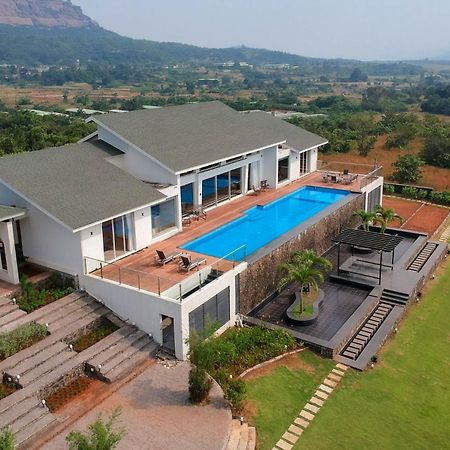 Stayvista'S Villa 107 At Canary Farms - Pure Veg With Huge Lawn, Pool And Home Theatre Lonavala Exterior foto